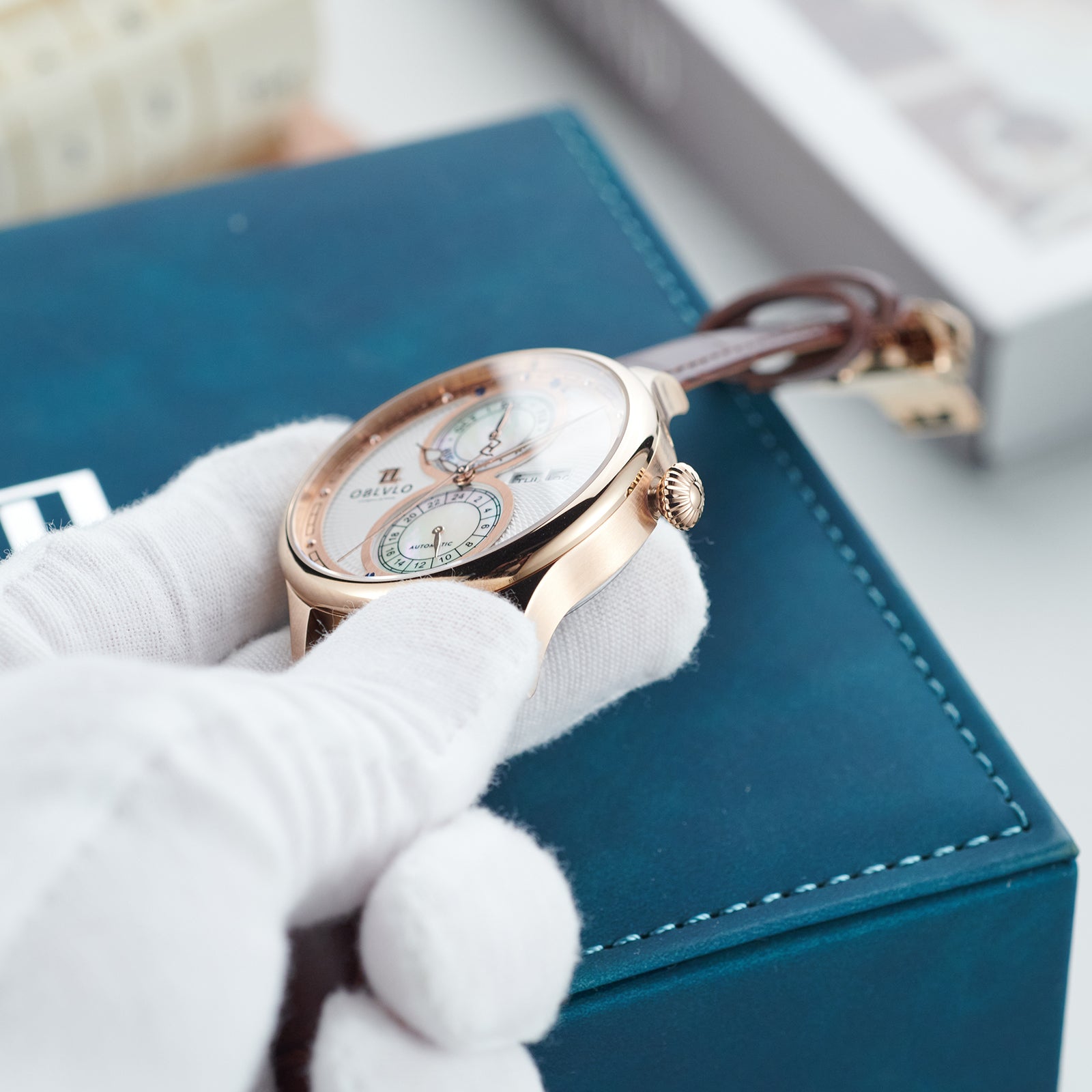 Mother of Pearl  AM Vintage Dress Design  Automatic Watch