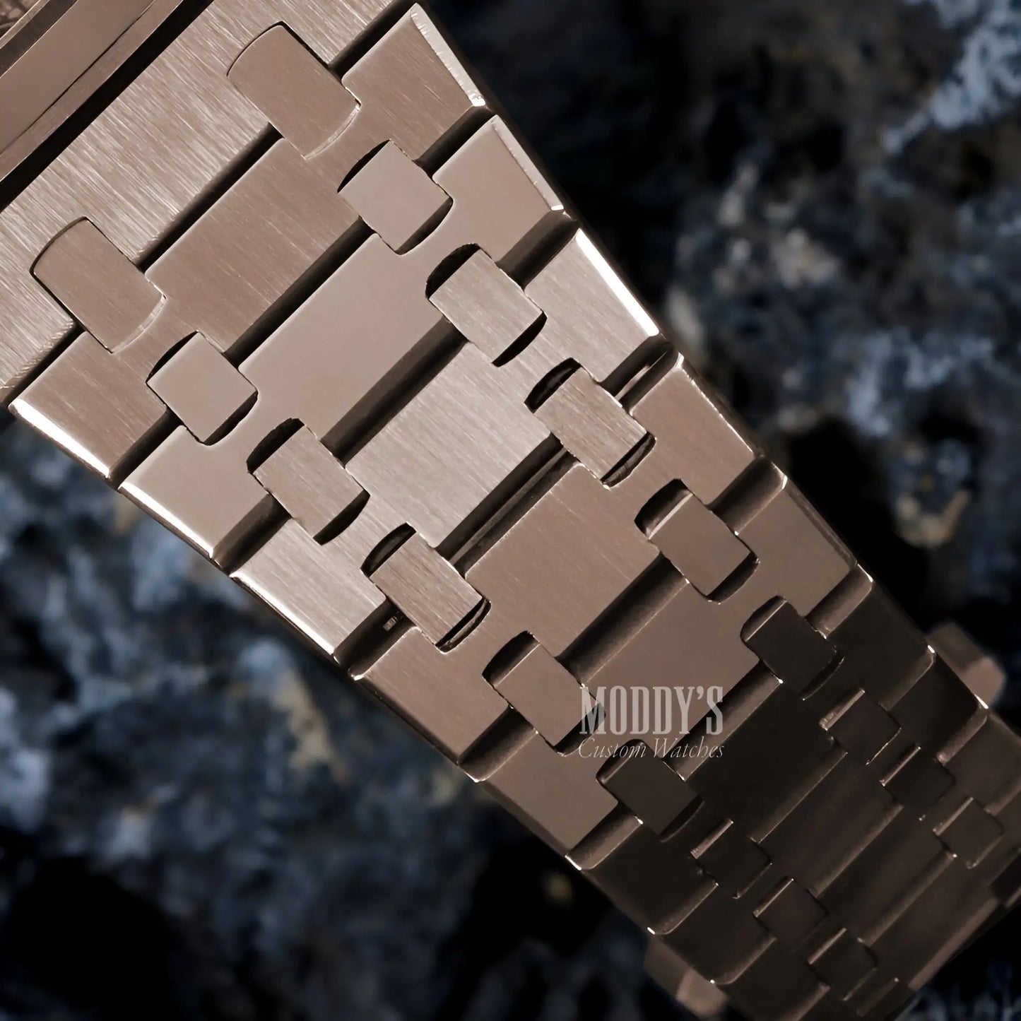 Aurelius Open-Heart Automatic