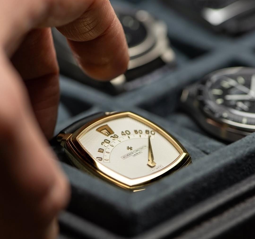 RETROGRADE JUMP HOUR AUTOMATIC  WATCH